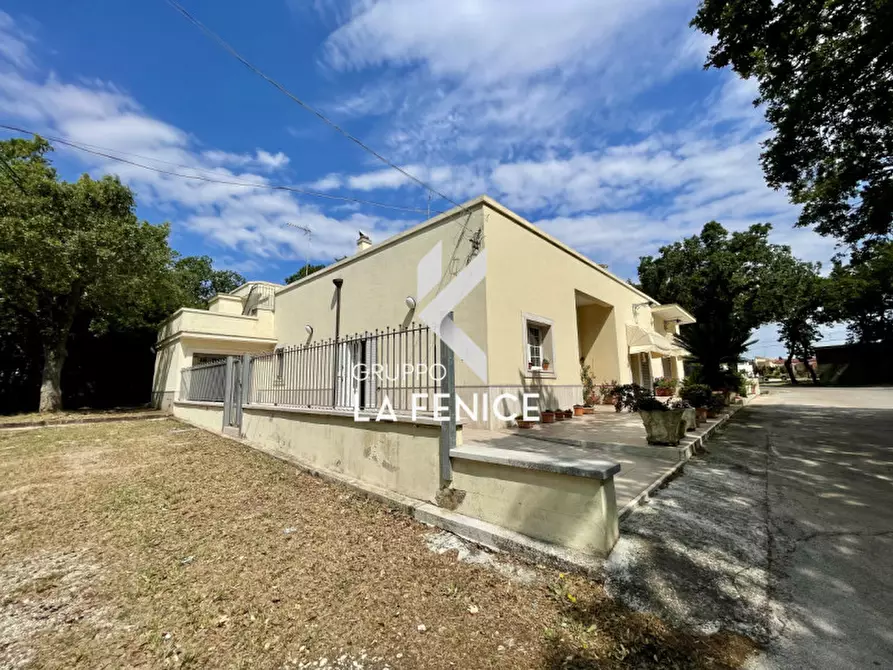 Immagine 10 di Casa indipendente in vendita  in Carpari a Locorotondo