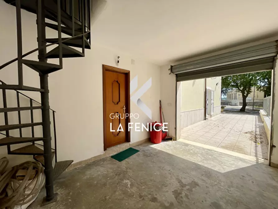 Immagine 35 di Casa indipendente in vendita  in Carpari a Locorotondo