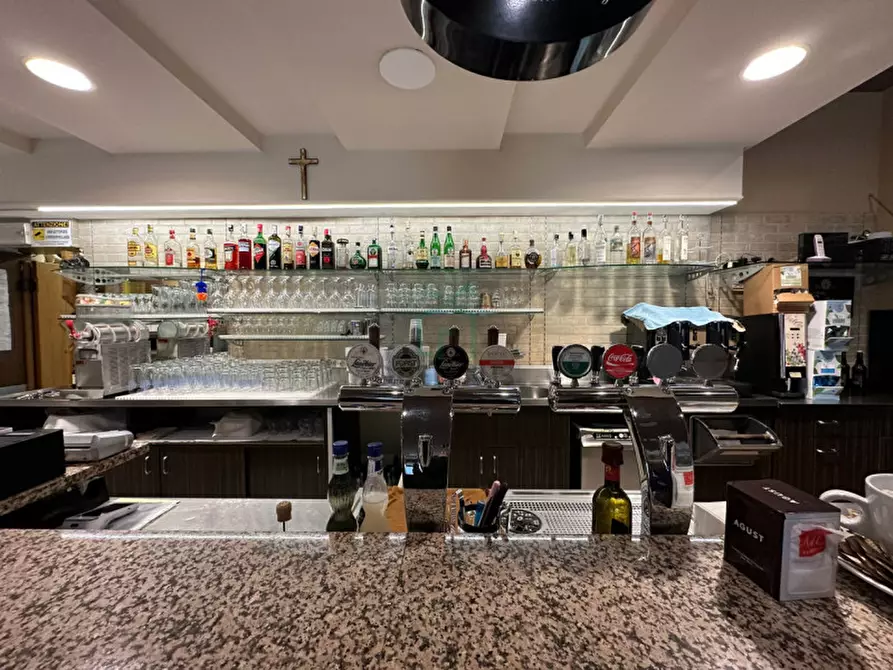 Immagine 21 di Attività commerciale in vendita  in Villaggio di Colognola ai Colli a Colognola Ai Colli