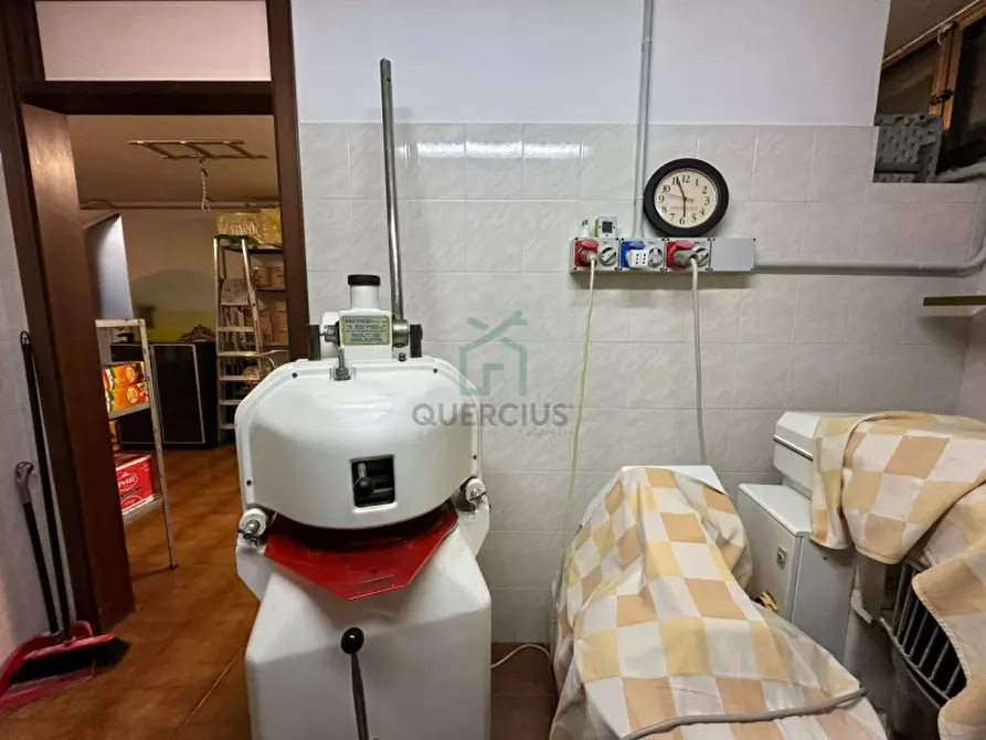 Immagine 43 di Attività commerciale in vendita  in Villaggio di Colognola ai Colli a Colognola Ai Colli