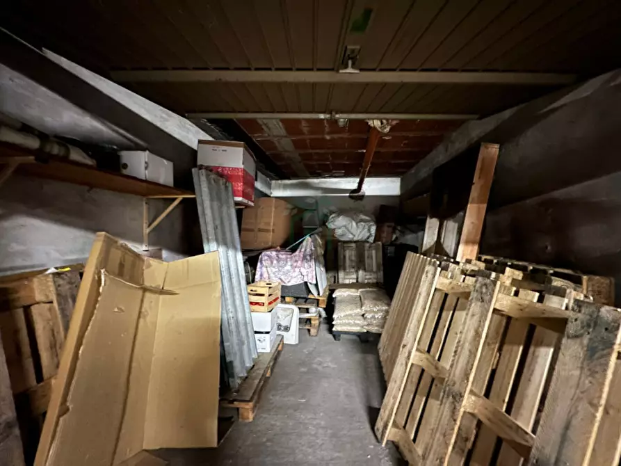 Immagine 45 di Attività commerciale in vendita  in Villaggio di Colognola ai Colli a Colognola Ai Colli