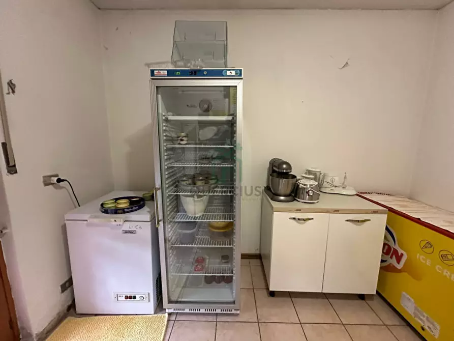 Immagine 57 di Attività commerciale in vendita  in Villaggio di Colognola ai Colli a Colognola Ai Colli