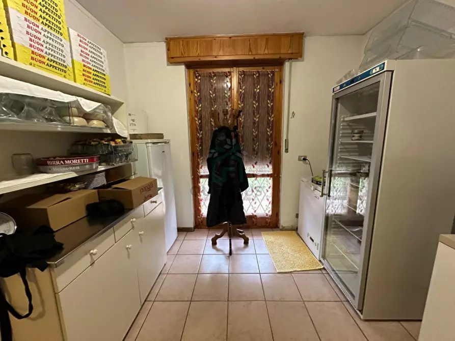 Immagine 58 di Attività commerciale in vendita  in Villaggio di Colognola ai Colli a Colognola Ai Colli