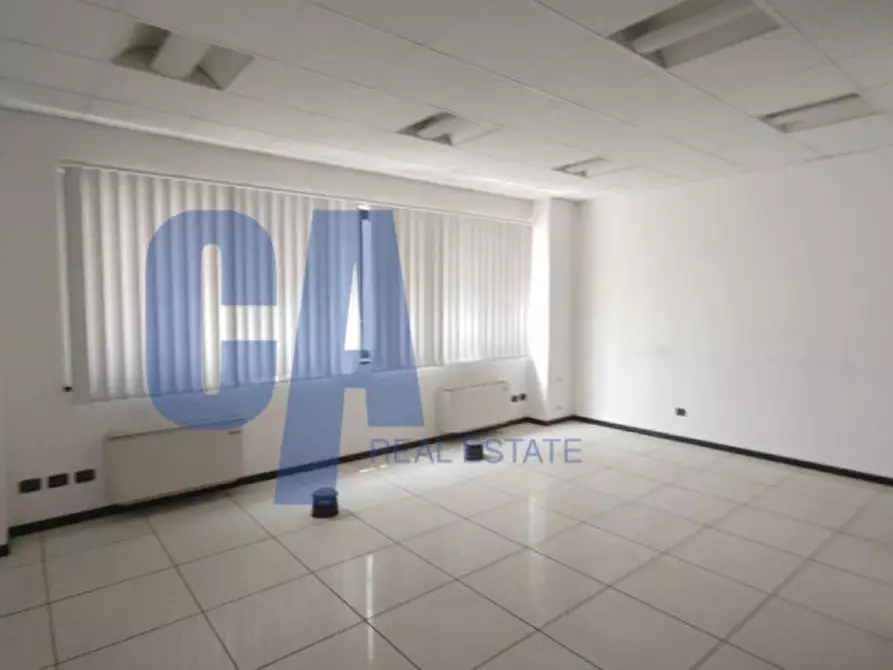Immagine 4 di Ufficio in affitto  in VIA GROSIO a Milano