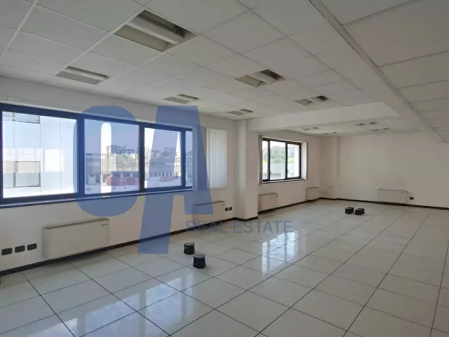 Immagine 9 di Ufficio in affitto  in VIA GROSIO a Milano