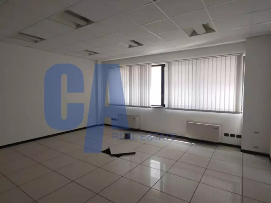 Immagine 12 di Ufficio in affitto  in VIA GROSIO a Milano