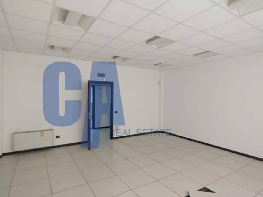 Immagine 13 di Ufficio in affitto  in VIA GROSIO a Milano