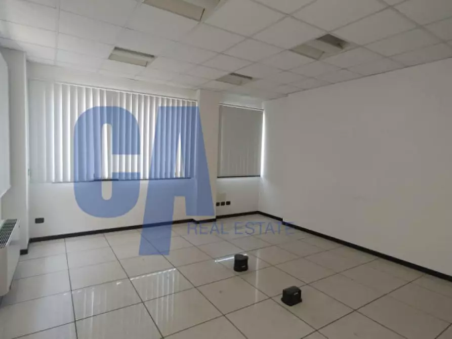 Immagine 16 di Ufficio in affitto  in VIA GROSIO a Milano