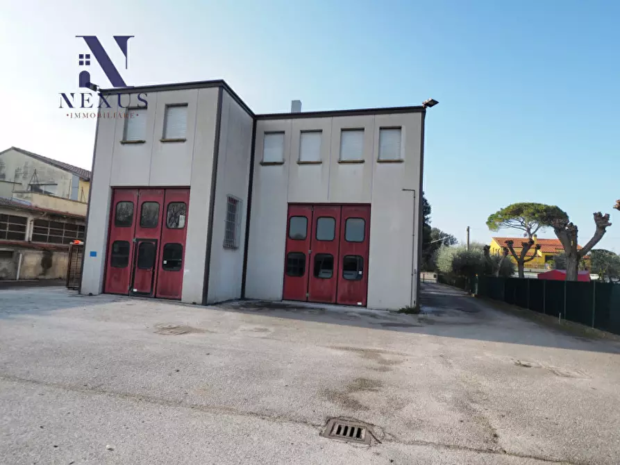 Immagine 30 di Capannone industriale in vendita  in Via della Fornace a Fano