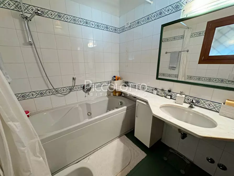 Immagine 14 di Appartamento in vendita  in via Strada dei Colli a Asolo