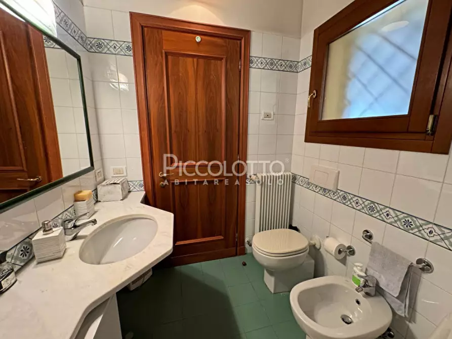 Immagine 15 di Appartamento in vendita  in via Strada dei Colli a Asolo