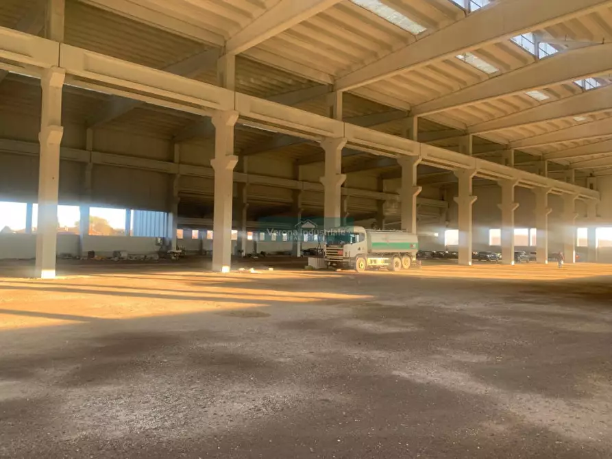 Immagine 2 di Capannone industriale in affitto  in Strada Ghiaie 4 a Marmirolo