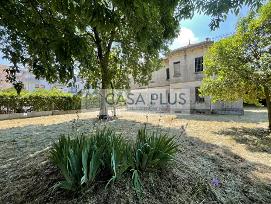 Immagine 21 di Villa in vendita  a Bassano Del Grappa