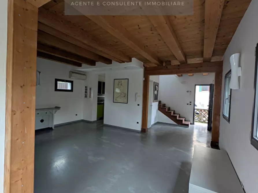 Immagine 5 di Villa in vendita  a Conegliano