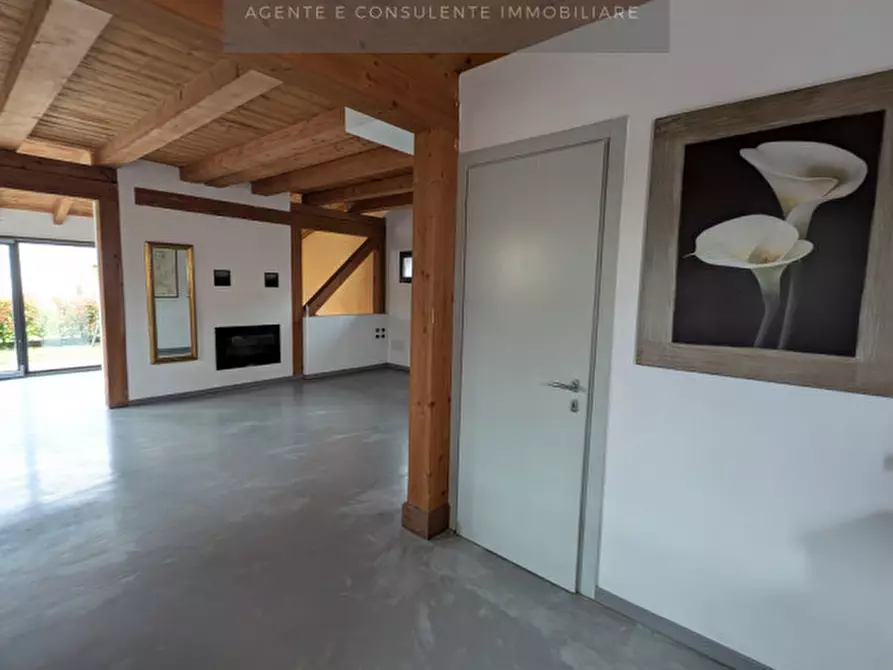 Immagine 6 di Villa in vendita  a Conegliano