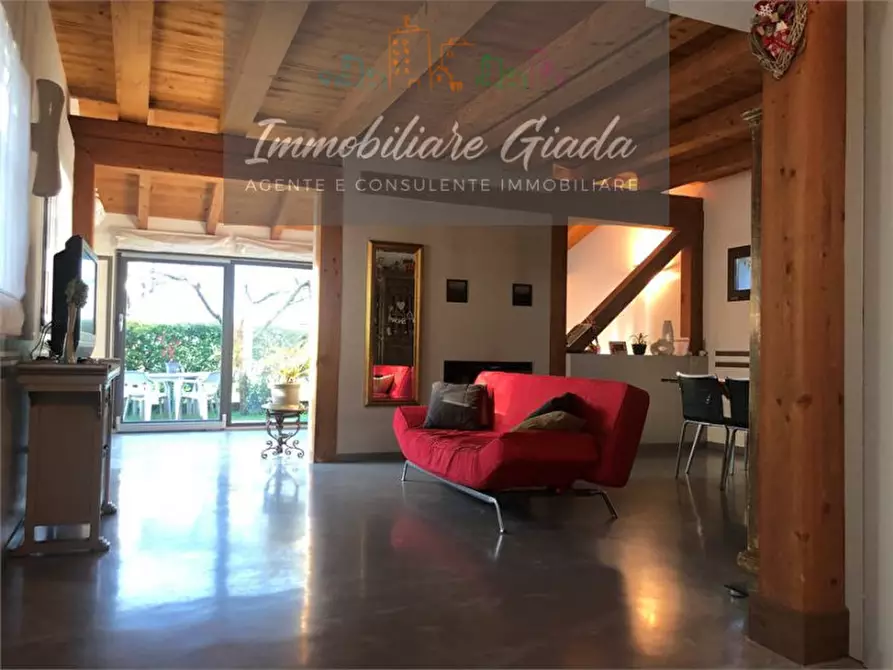 Immagine 8 di Villa in vendita  a Conegliano