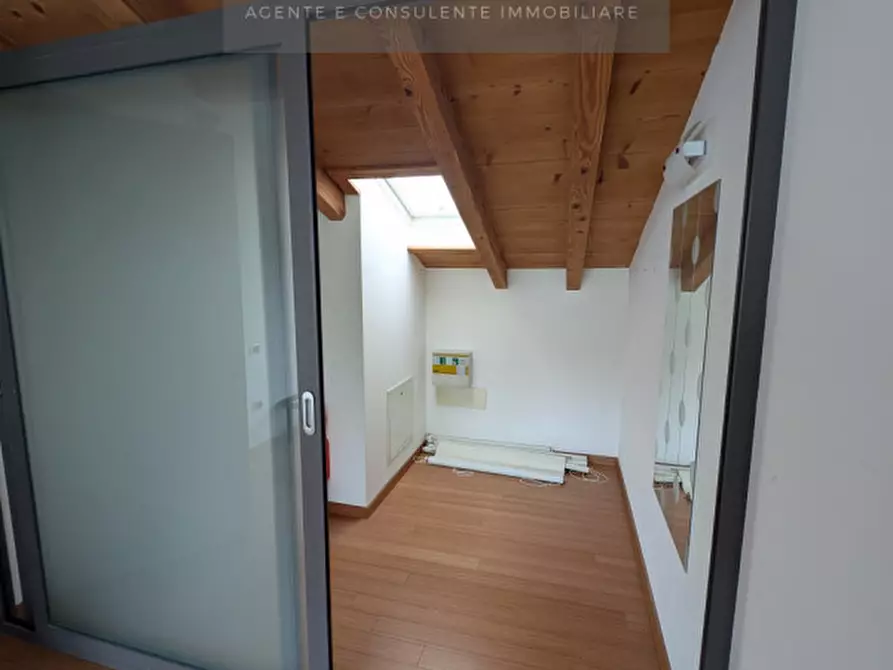 Immagine 11 di Villa in vendita  a Conegliano