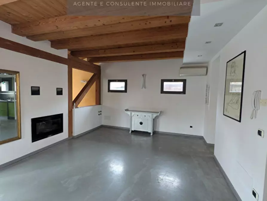 Immagine 20 di Villa in vendita  a Conegliano