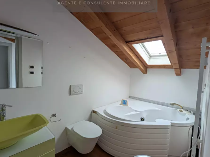 Immagine 21 di Villa in vendita  a Conegliano