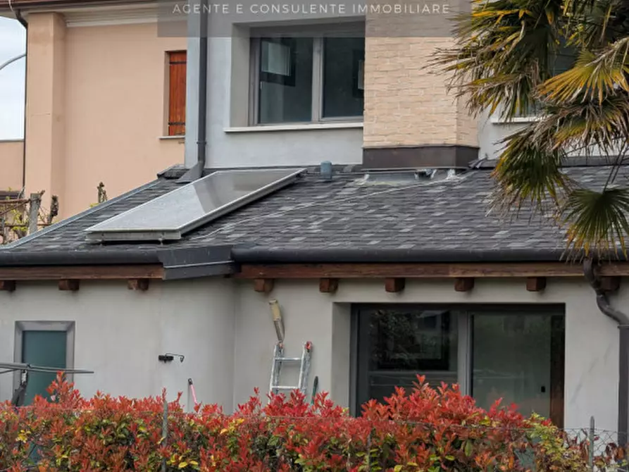 Immagine 34 di Villa in vendita  a Conegliano