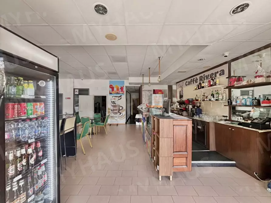 Immagine 3 di Negozio in vendita  in Viale delle Nazioni, 85 a Cesenatico