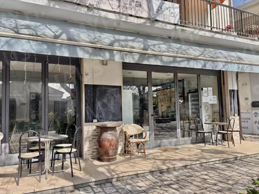 Immagine 8 di Negozio in vendita  in Viale delle Nazioni, 85 a Cesenatico