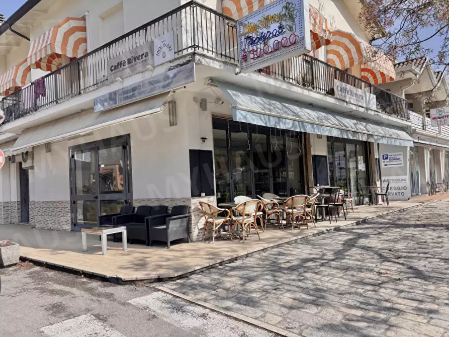 Immagine 11 di Negozio in vendita  in Viale delle Nazioni, 85 a Cesenatico