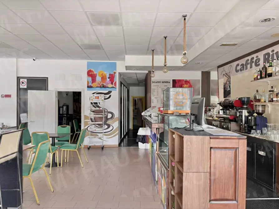 Immagine 13 di Negozio in vendita  in Viale delle Nazioni, 85 a Cesenatico