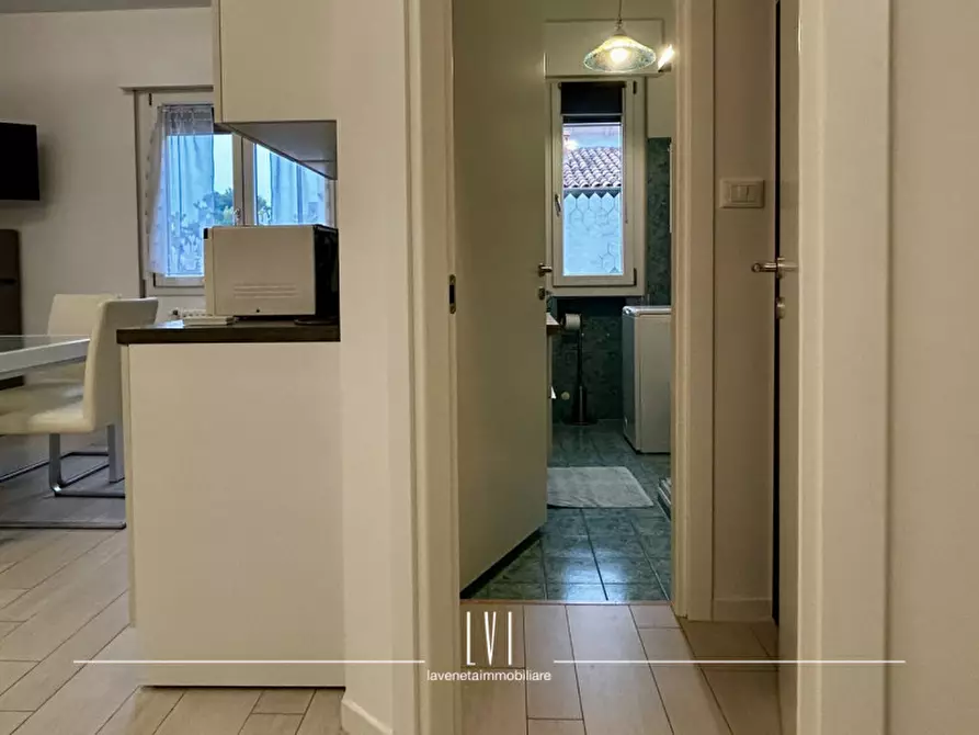 Immagine 3 di Appartamento in vendita  in Via Benvenuto Cellini n.4 a Jesolo