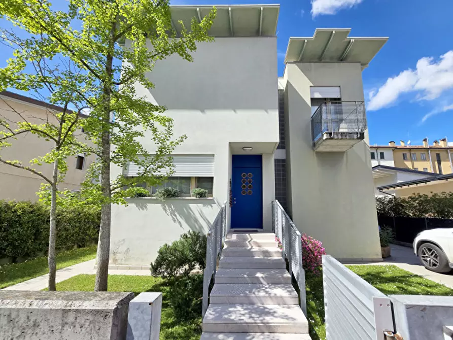 Immagine 21 di Villa in vendita  a Treviso