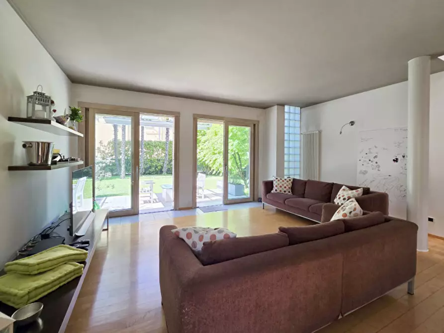 Immagine 34 di Villa in vendita  a Treviso