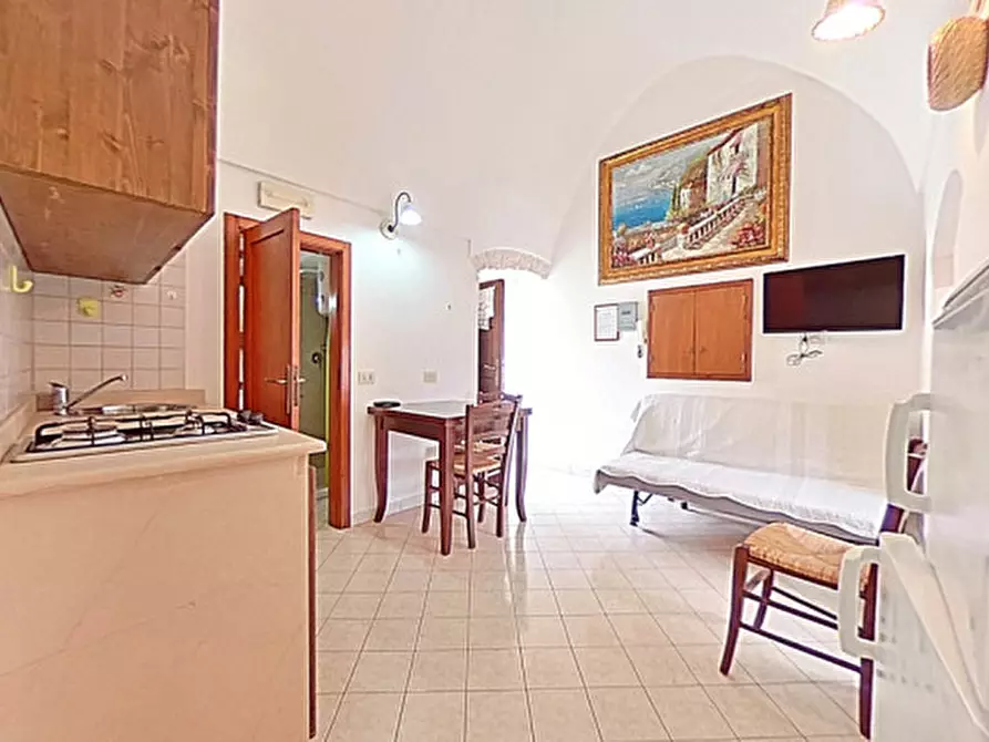 Immagine 11 di Loft/Open space in vendita  in PENYA a Alberobello