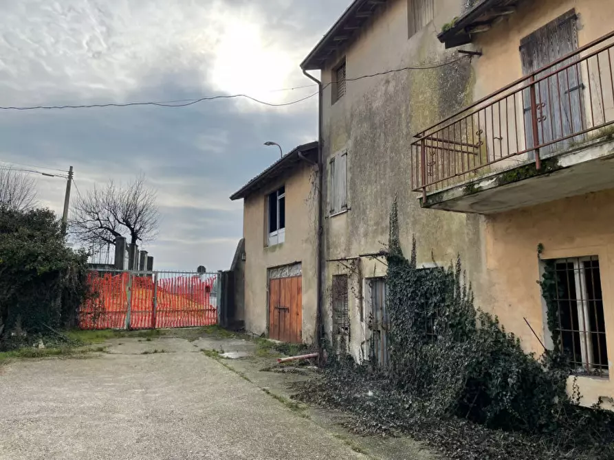 Immagine 6 di Rustico / casale in vendita  in Via Morti dell'Astore a Castiglione Delle Stiviere