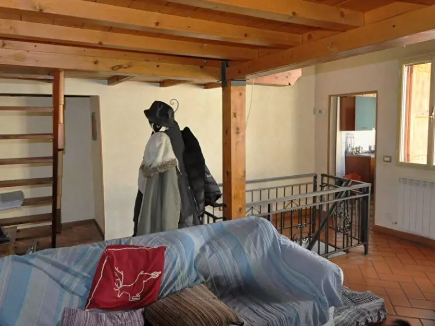 Immagine 2 di Appartamento in vendita  in via Cennano a Montevarchi