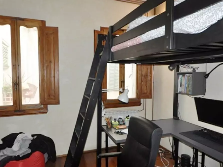 Immagine 7 di Appartamento in vendita  in via Cennano a Montevarchi