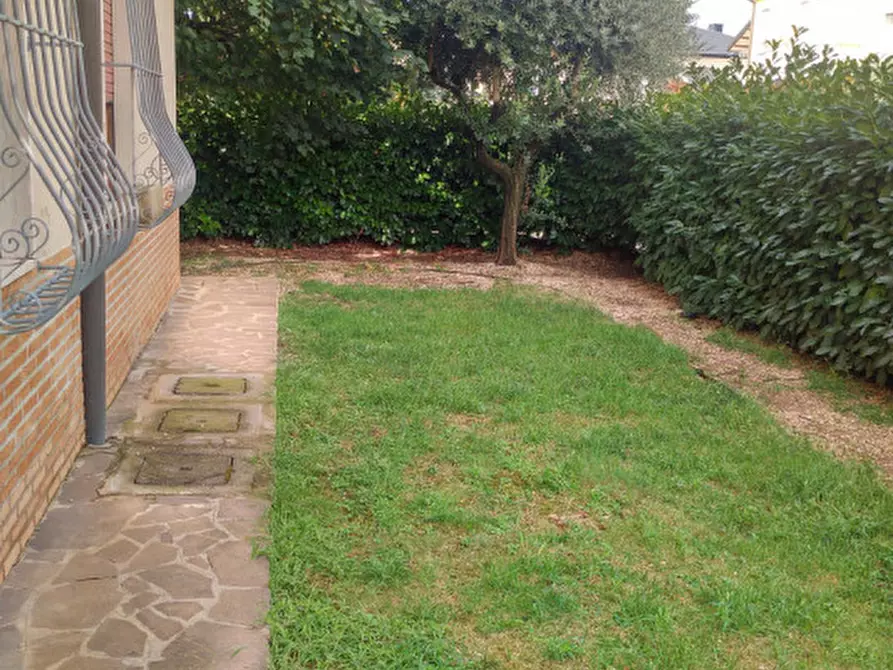 Immagine 17 di Appartamento in vendita  in Via Nazario Sauro a Montecchio Maggiore