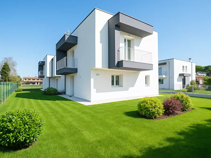 Immagine 1 di Casa bifamiliare in vendita  in Via Montegrotto n. 60 a Abano Terme