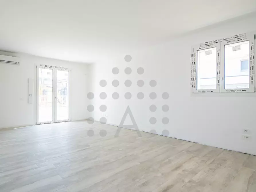 Immagine 9 di Casa bifamiliare in vendita  in Via Montegrotto n. 60 a Abano Terme