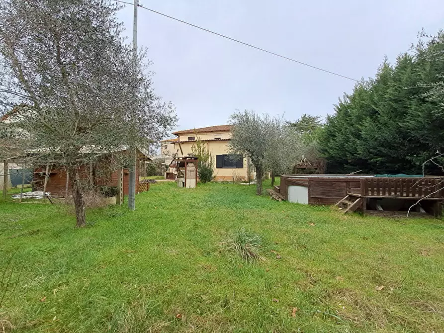 Immagine 2 di Casa indipendente in vendita  a Tuoro Sul Trasimeno