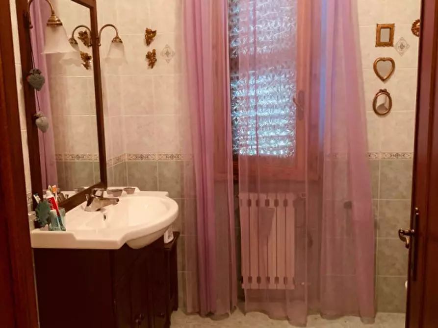 Immagine 17 di Villa in vendita  a Palombara Sabina