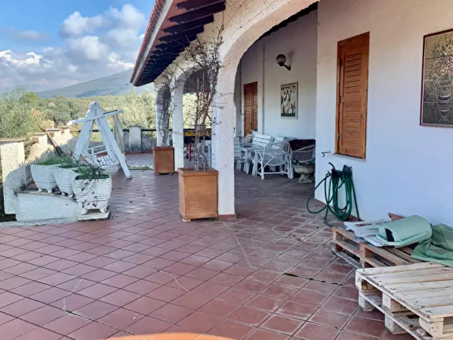 Immagine 43 di Villa in vendita  a Palombara Sabina