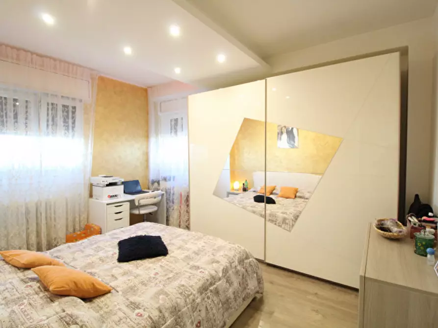 Immagine 8 di Appartamento in vendita  a Cologno Monzese