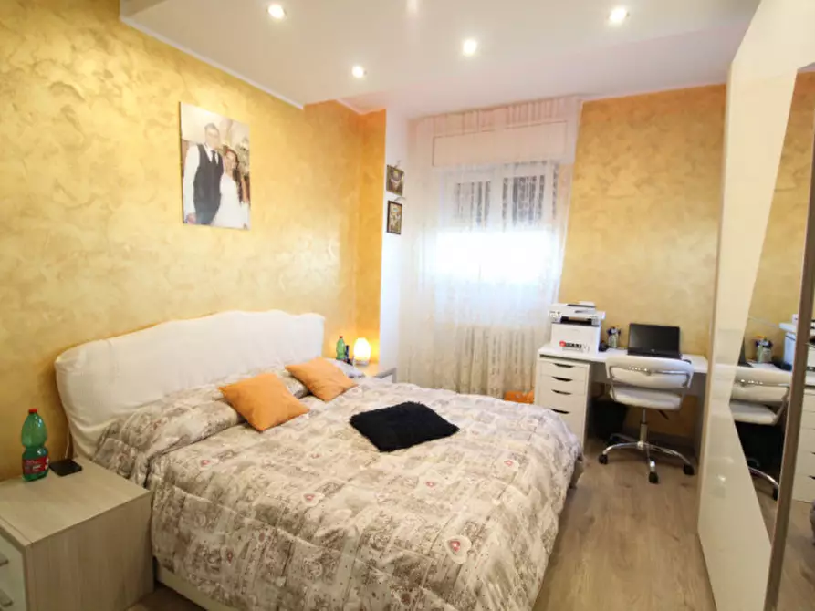 Immagine 9 di Appartamento in vendita  a Cologno Monzese