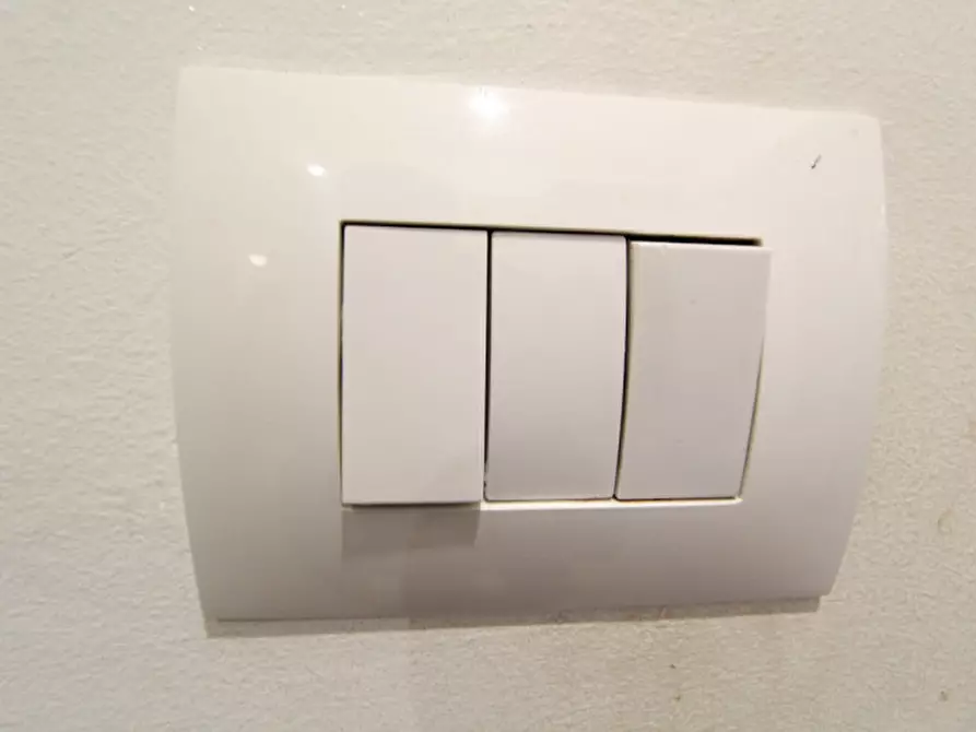 Immagine 16 di Appartamento in vendita  a Cologno Monzese