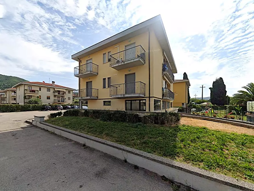 Immagine 18 di Appartamento in vendita  a Passignano Sul Trasimeno