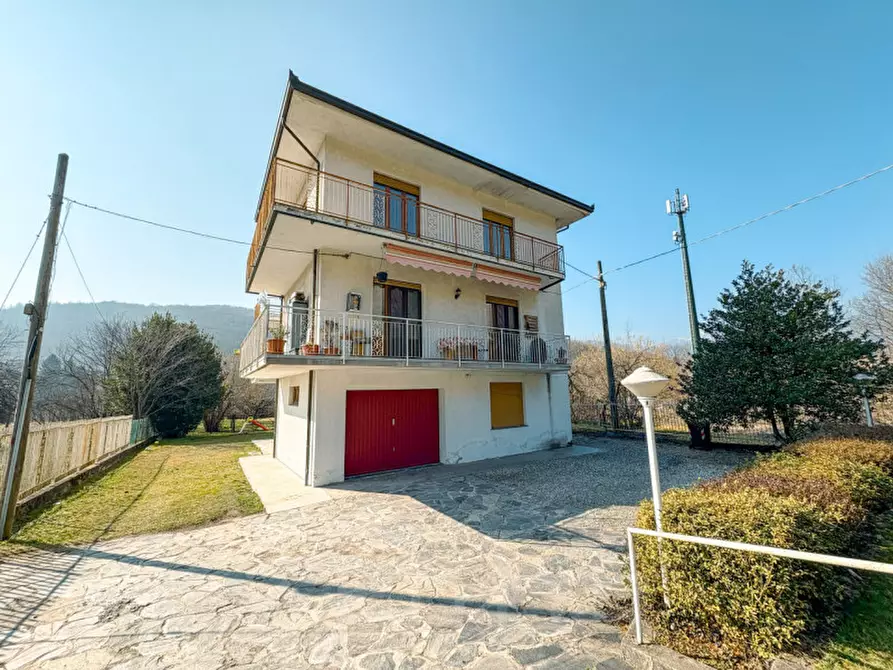 Immagine 1 di Appartamento in vendita  in Via per Armeno 32 a Omegna