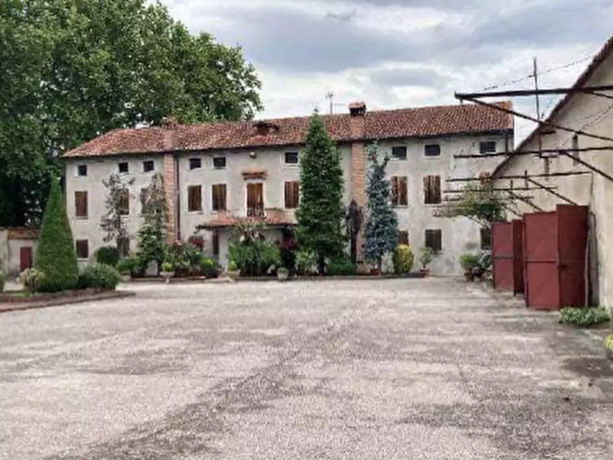 Immagine 1 di Palazzo in vendita  in VIA CAPITELLO 622 a Castagnaro