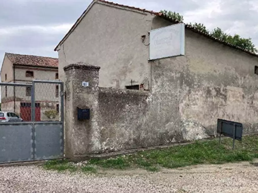 Immagine 5 di Palazzo in vendita  in VIA CAPITELLO 622 a Castagnaro