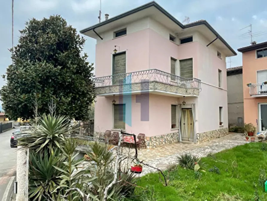 Immagine 2 di Villa in vendita  in via Trento 16 a Castenedolo
