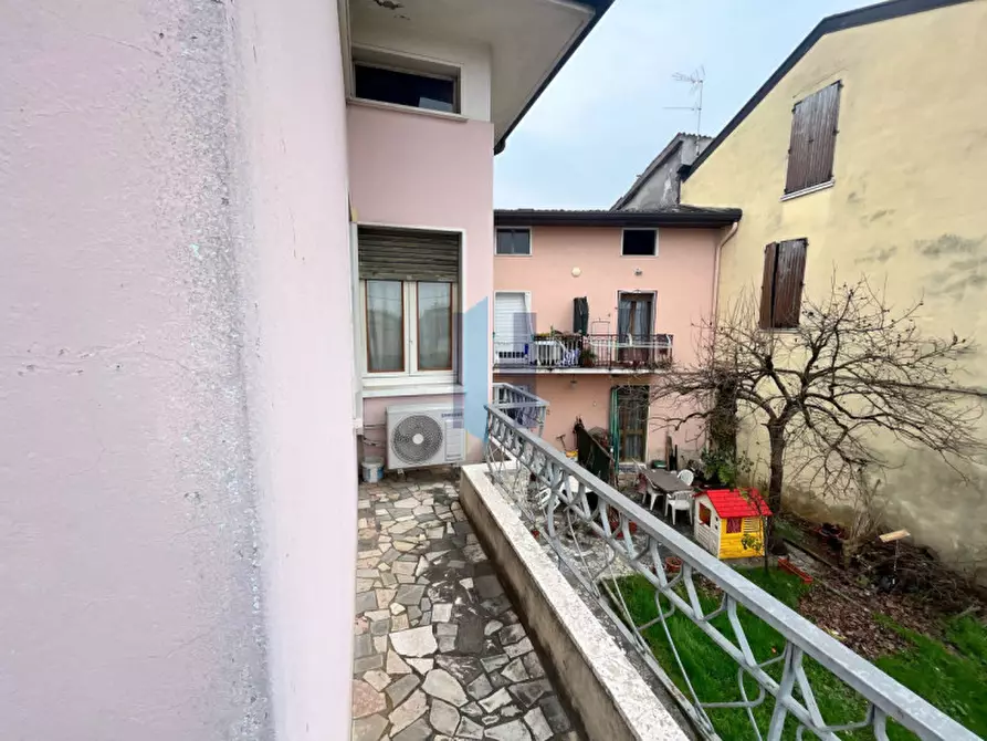 Immagine 15 di Villa in vendita  in via Trento 16 a Castenedolo